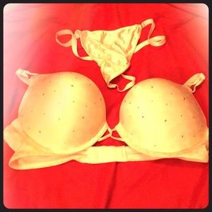 Victoria’s Secret Bombshell Bra and panties